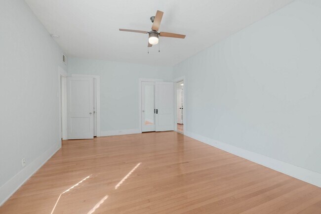 Building Photo - Historic Charm Near The Pearl