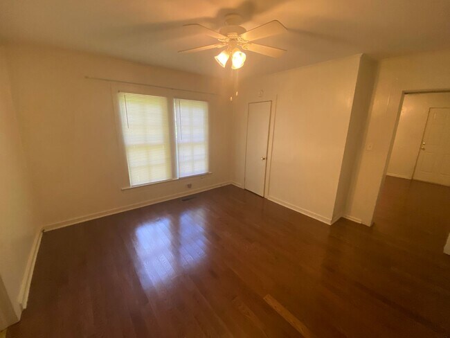 Building Photo - Big kitchen. Fenced yard. Walltown location. Under $1,300.