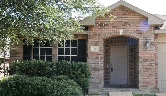 Building Photo - 1433 Kramer Ct