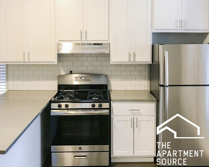 Building Photo - 2730 N Wayne Ave