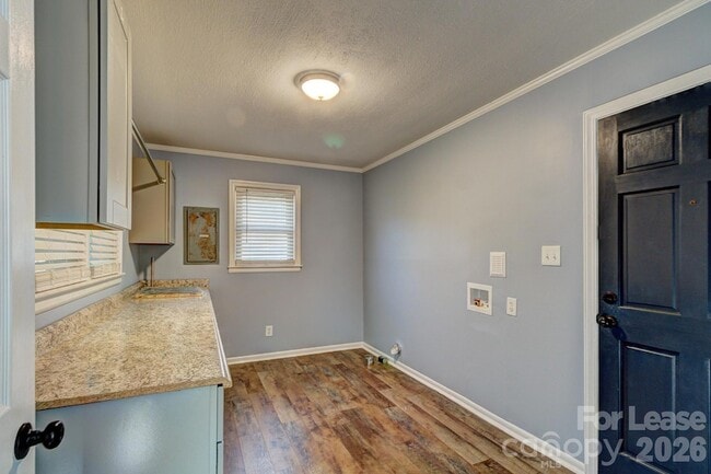 Building Photo - 1409 Delview Rd