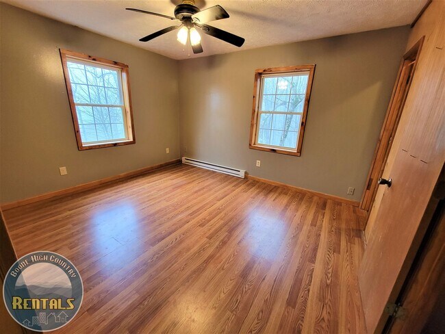 Building Photo - 387 Sugarloaf Rd