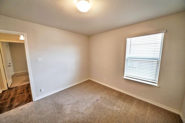 Building Photo - Stunning 4-Bedroom Home in Cobalt Canyon, ...