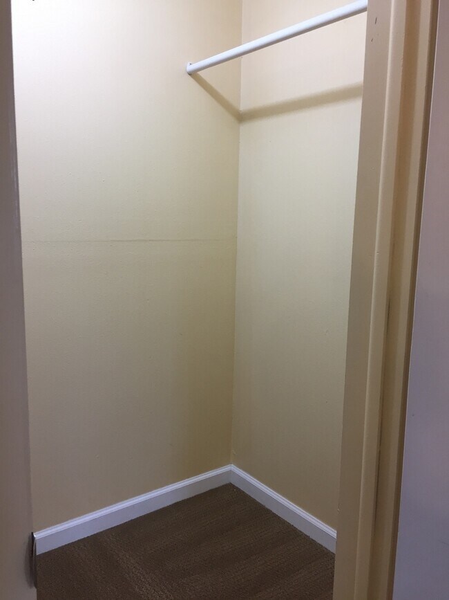 Building Photo - One Bedroom in Wimbledon!