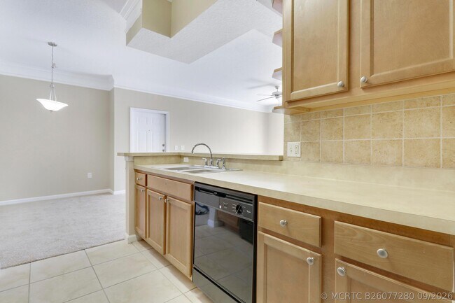 Building Photo - 9211 Myrtlewood Cir W