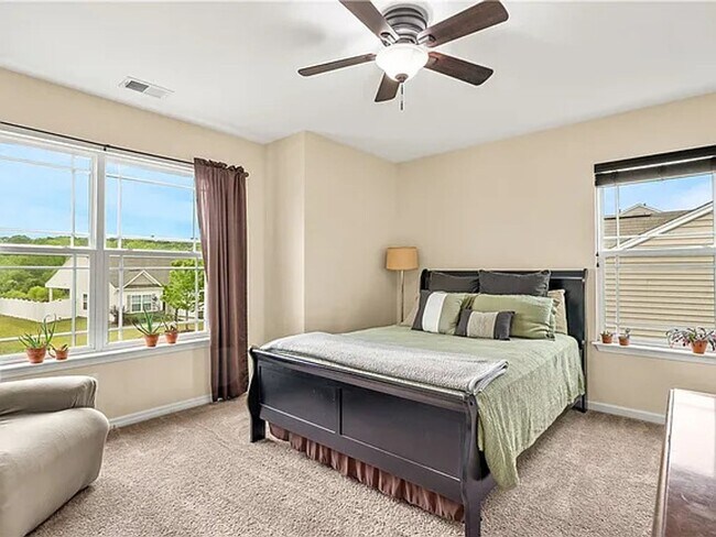 Building Photo - Beautiful 4BR/3BA Home in the Desirable Po...