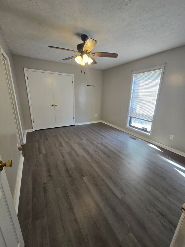 Building Photo - Townhome for rent