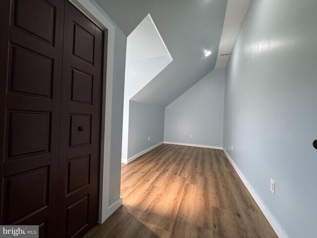 Building Photo - 208 Vineyard Rd