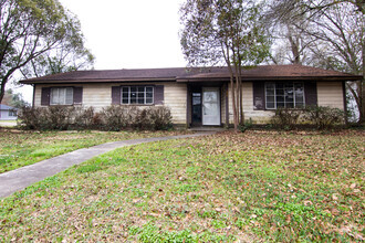 Building Photo - 2430 McKee Dr