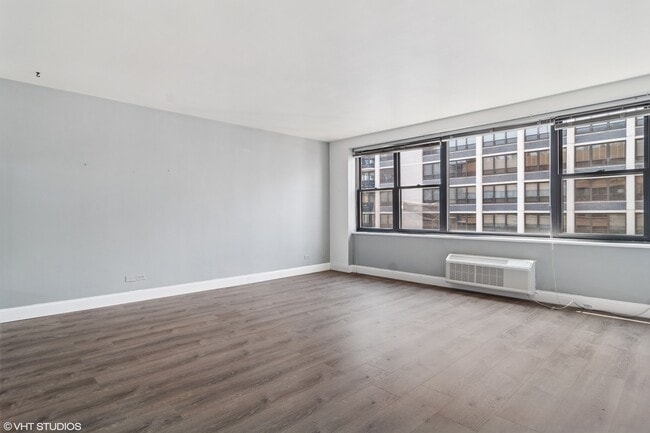 Building Photo - 850 N Dewitt Pl