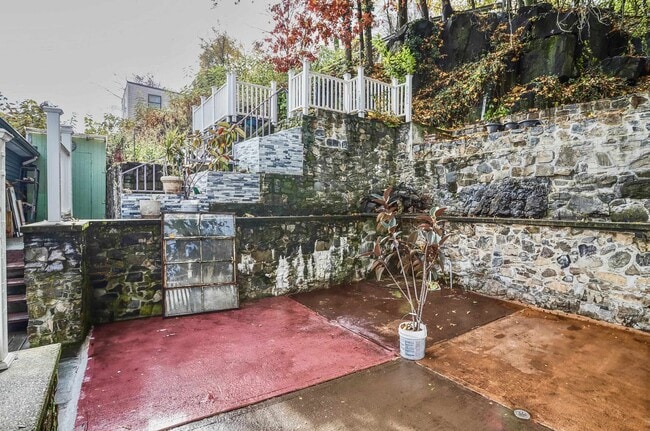 Building Photo - 9017 Riverside Pl