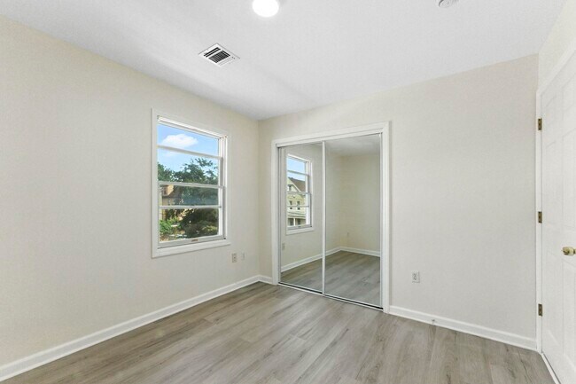 Building Photo - 70 Lembeck Ave