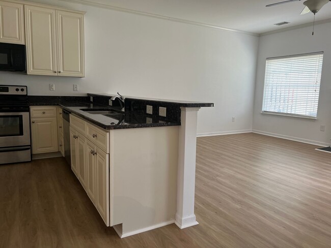 Building Photo - Gorgeous 3/2.5 End Unit Condo in Simpsonvi...