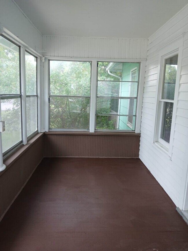 Building Photo - 14 Jefferson St