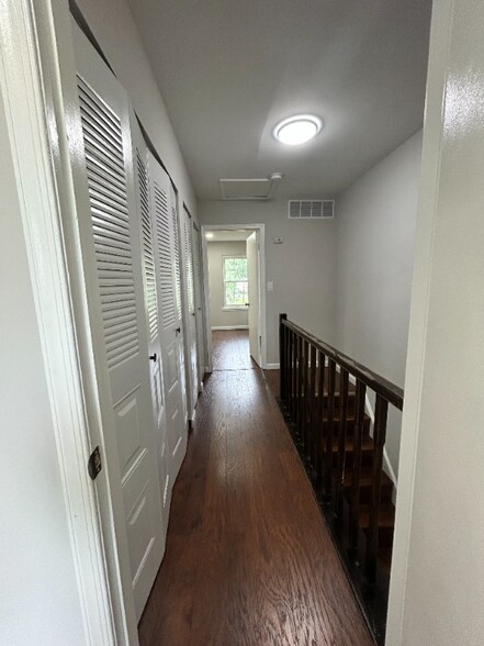 Building Photo - 279 Palombi Ct