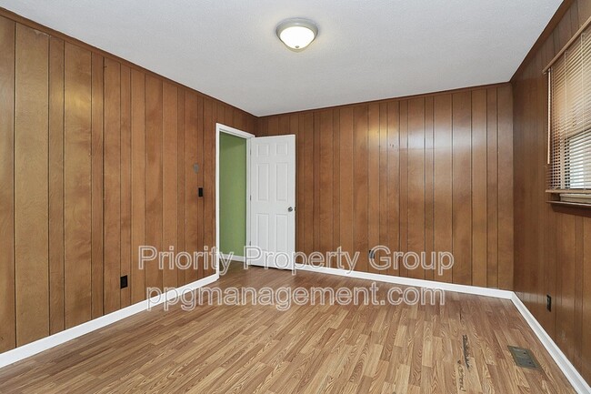 Building Photo - 110 Maudie Ln