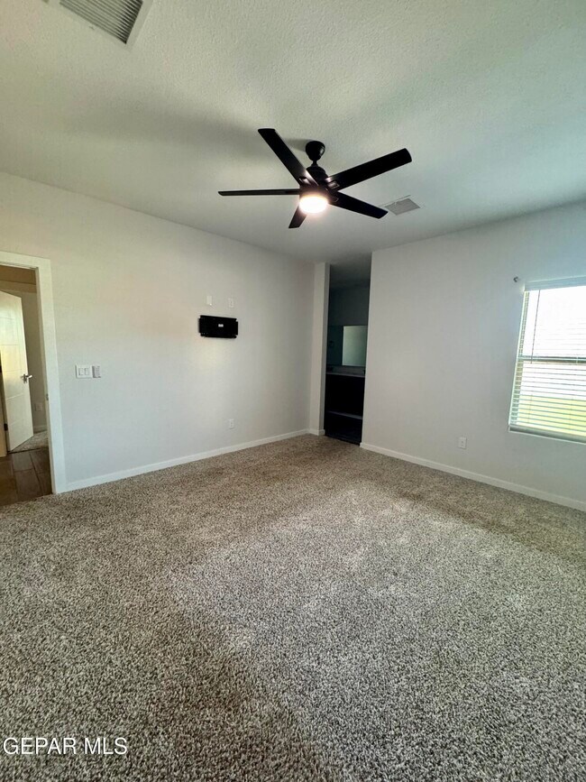 Building Photo - 12725 Don Norte St