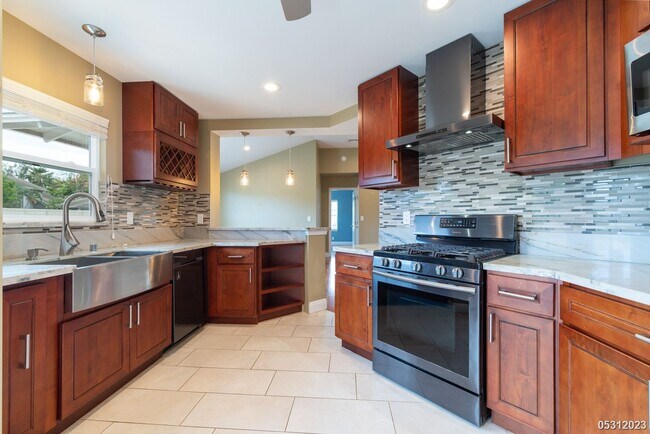 Building Photo - $4,200 | 3br/2ba Single Family Home in Kum...