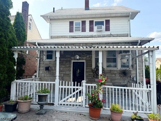 Building Photo - 9 Rollins Ave