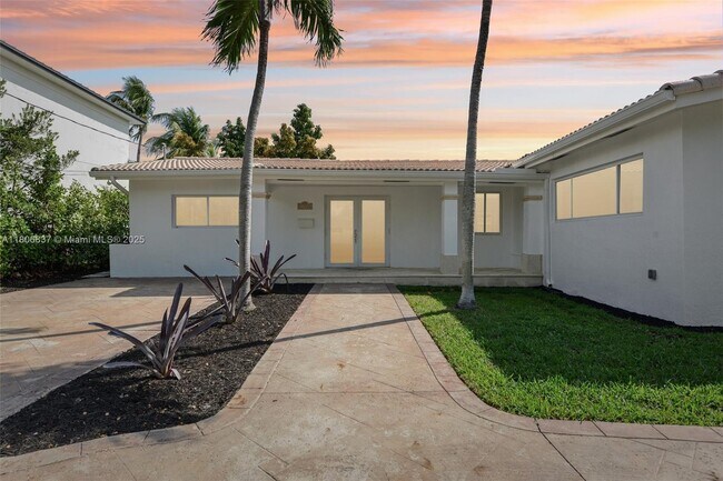 Building Photo - 13145 Coronado Terrace
