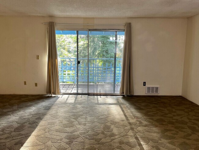 Building Photo - 1110 Shorewood Dr