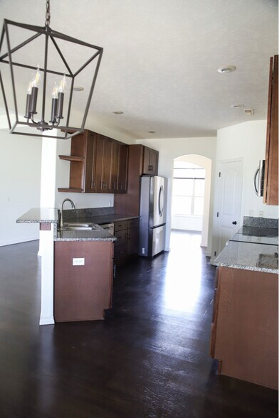 Building Photo - 108 Deer Run