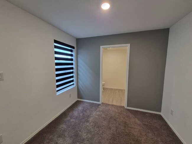 Building Photo - 7109 Elm Cv
