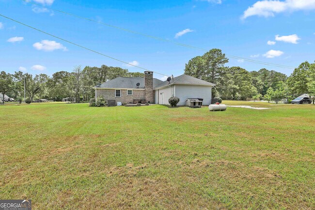 Building Photo - 620 Tri County Rd