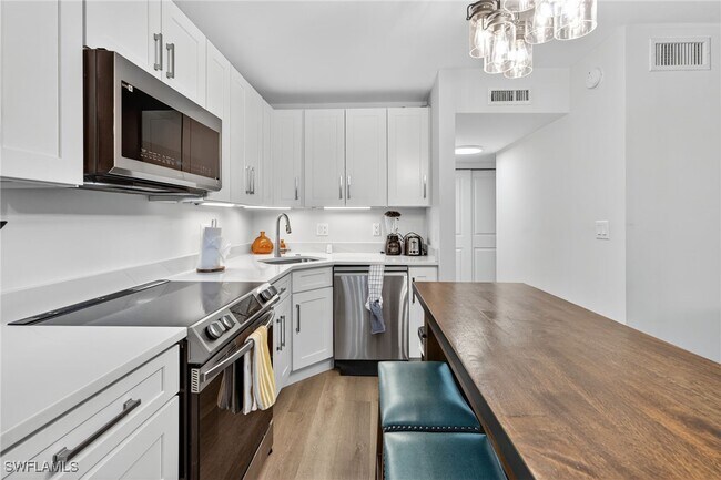 Building Photo - 1215 Edington Pl