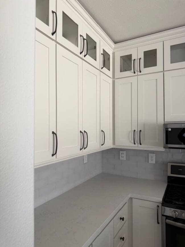 Building Photo - 1071 Village Knoll Dr