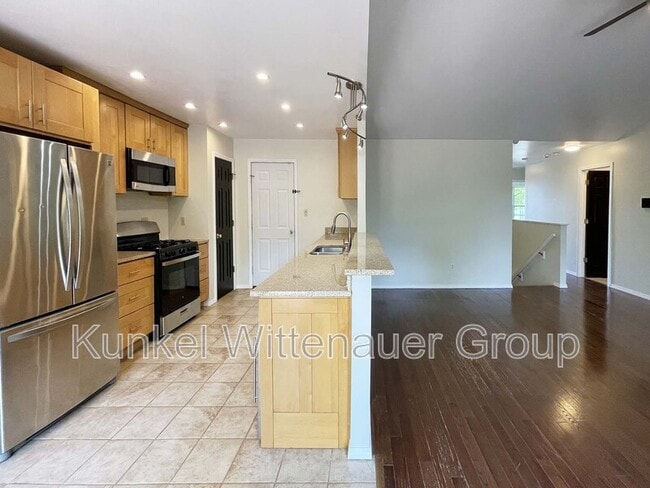 Building Photo - 2746 Brookrun Dr