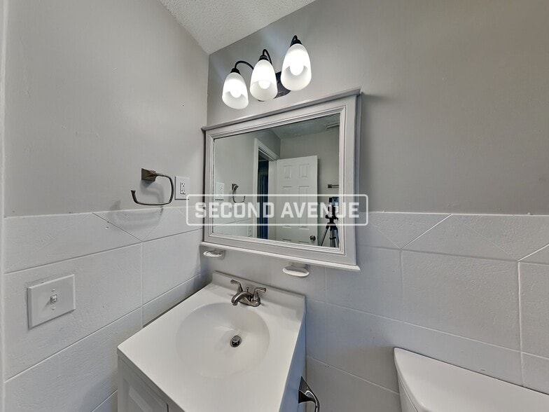 Building Photo - 6731 W Virginia Ct