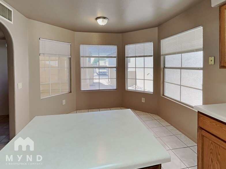 Building Photo - 2934 W Laquila Aerie