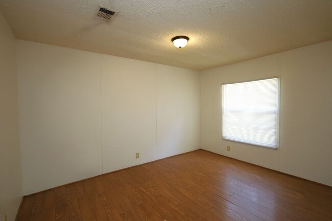 Building Photo - 4180 Beaver Run Rd