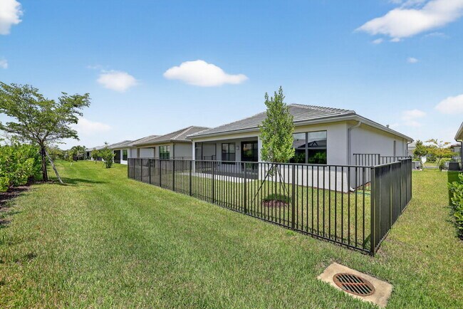 Building Photo - 12522 SW Emerald Estuary Ter
