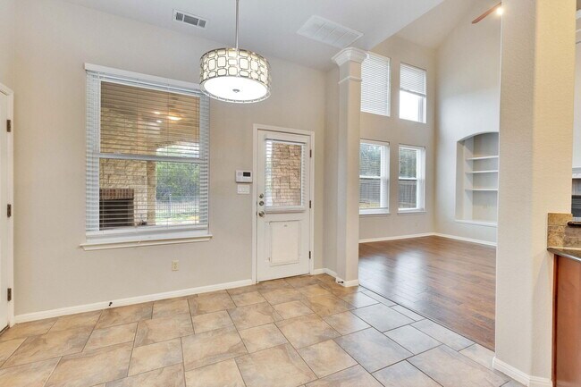 Building Photo - 7017 Via Dono Dr