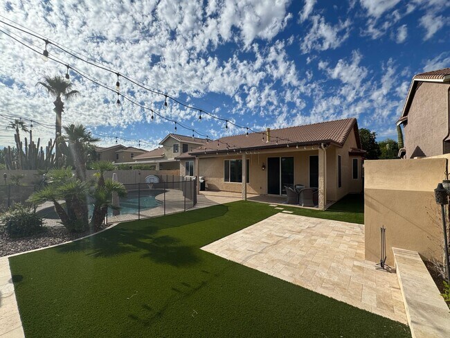 Building Photo - 4 Bedroom Home W/ Pool Available in Tatum Ridge Near Jomax Rd & N Tatum Blvd!