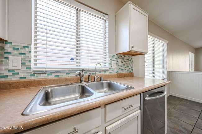 Building Photo - 8672 W Mauro Ln