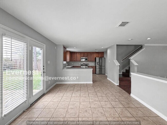 Building Photo - 3 Bed/2 Bath Home with Garage / Pet-Friendly / Available Now!