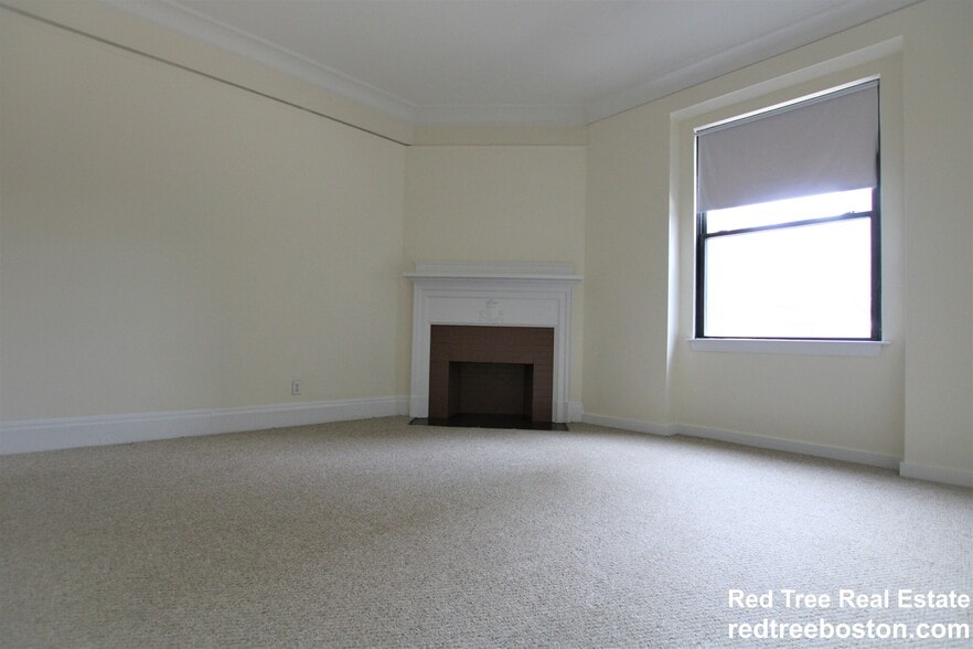 Building Photo - 62 Boylston St