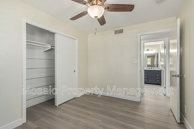 Building Photo - 104 E La Jolla Dr