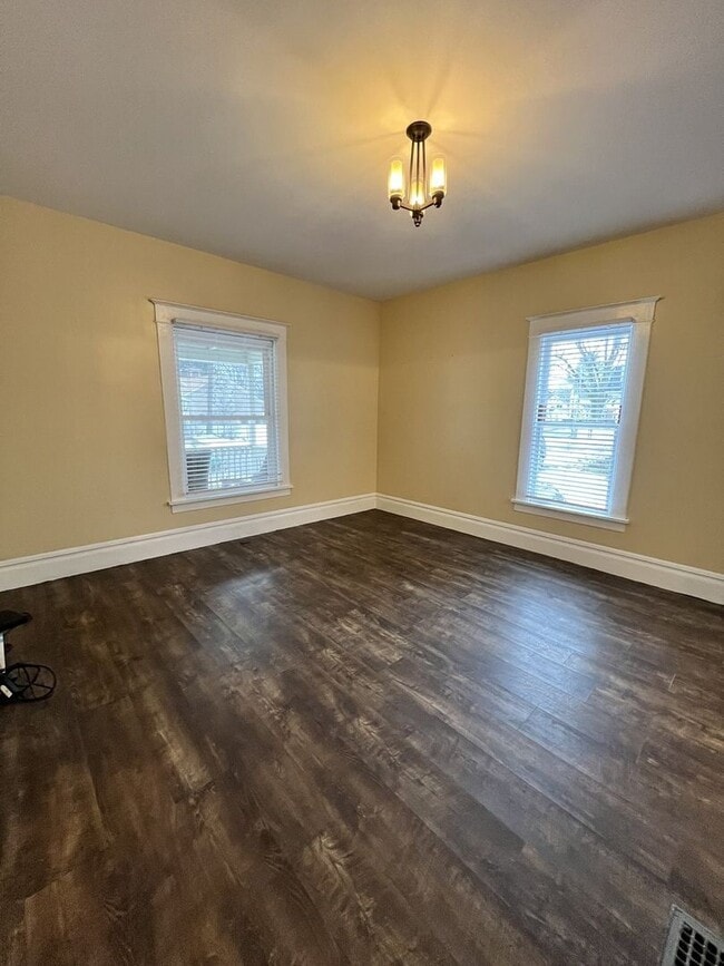 Building Photo - Charming, updated 3-bedroom, 2-bath home in the heart of Allegan