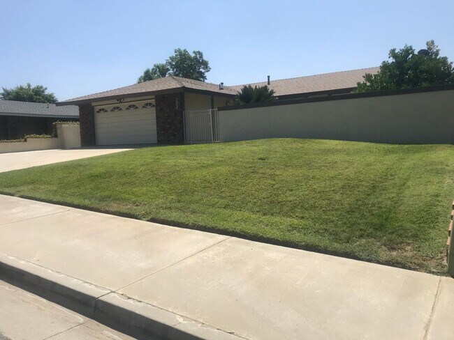 Building Photo - 6954 Viking Ct