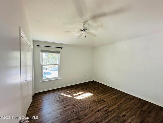 Building Photo - 130 Norwood Ave