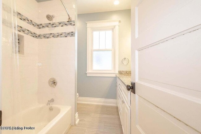 Building Photo - 2112 Maryland Ave