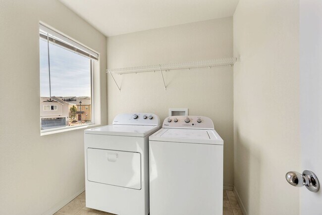 Building Photo - Academy School District 20 Home Available NOW!