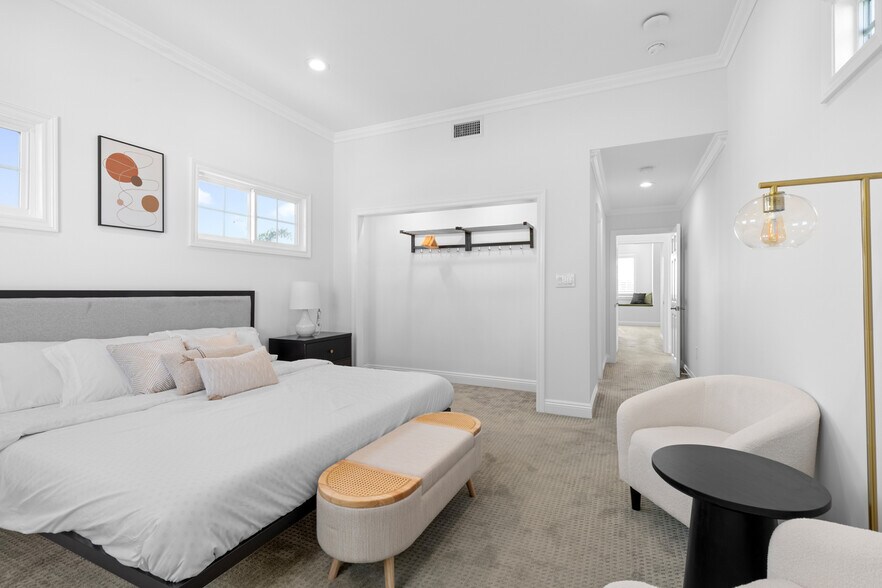 Building Photo - 17131 Autumn Cir