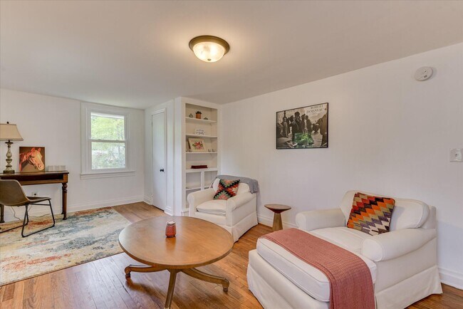 Building Photo - 1532 Colleton Ave SE