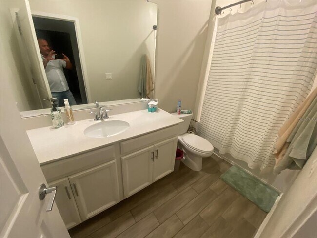 Building Photo - 5579 Bakewell Pl