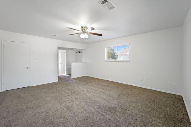 Building Photo - 1111 Manatee Ln